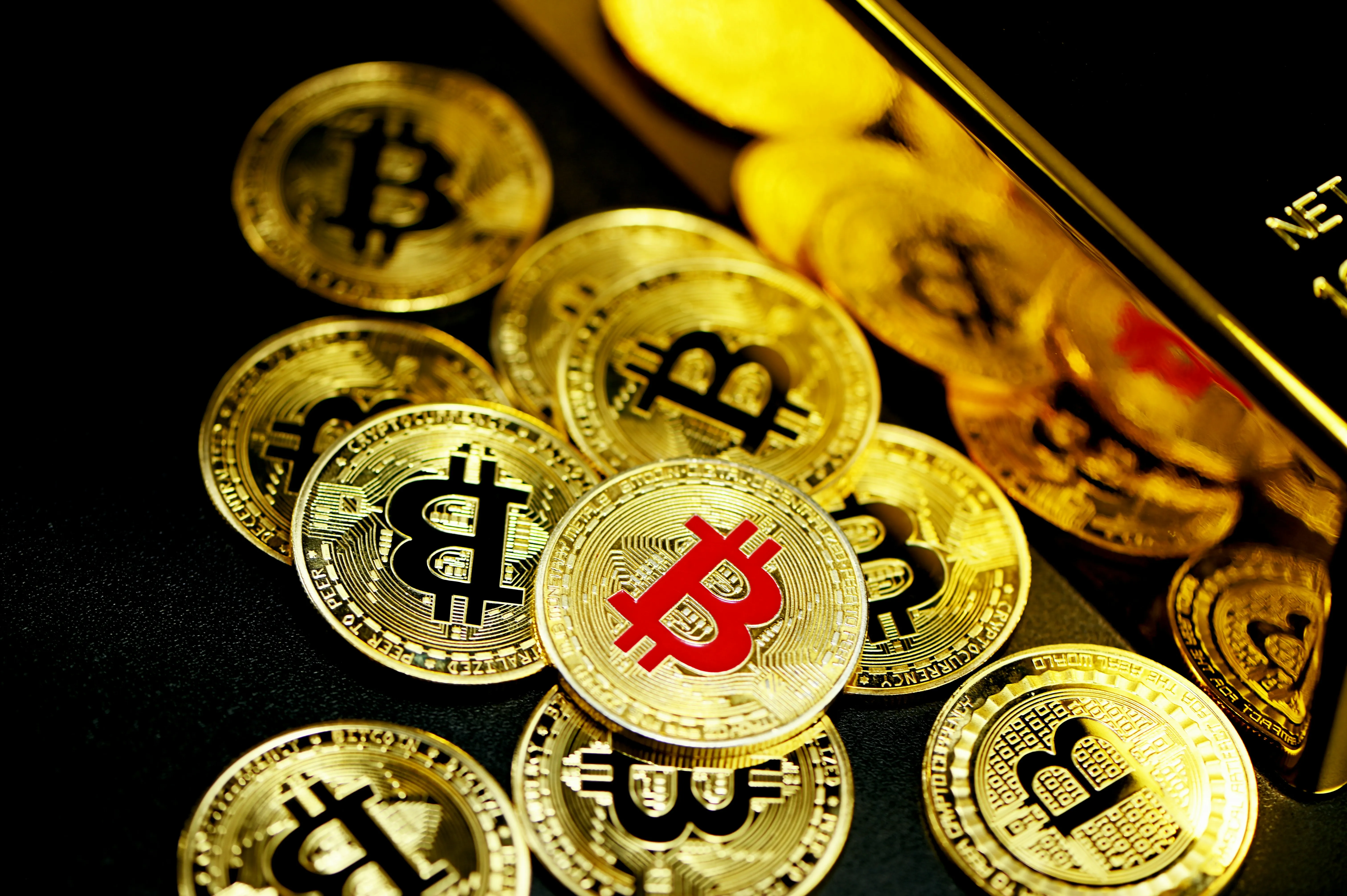 Biểu tượng bảo mật dữ liệu, quyền riêng tư và mã hóa trên nền tảng cá cược topgamebai